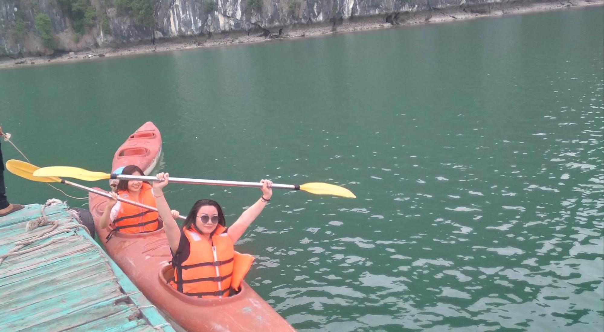 Cat Ba Victory Hostel Dong Khe Sau Bagian luar foto