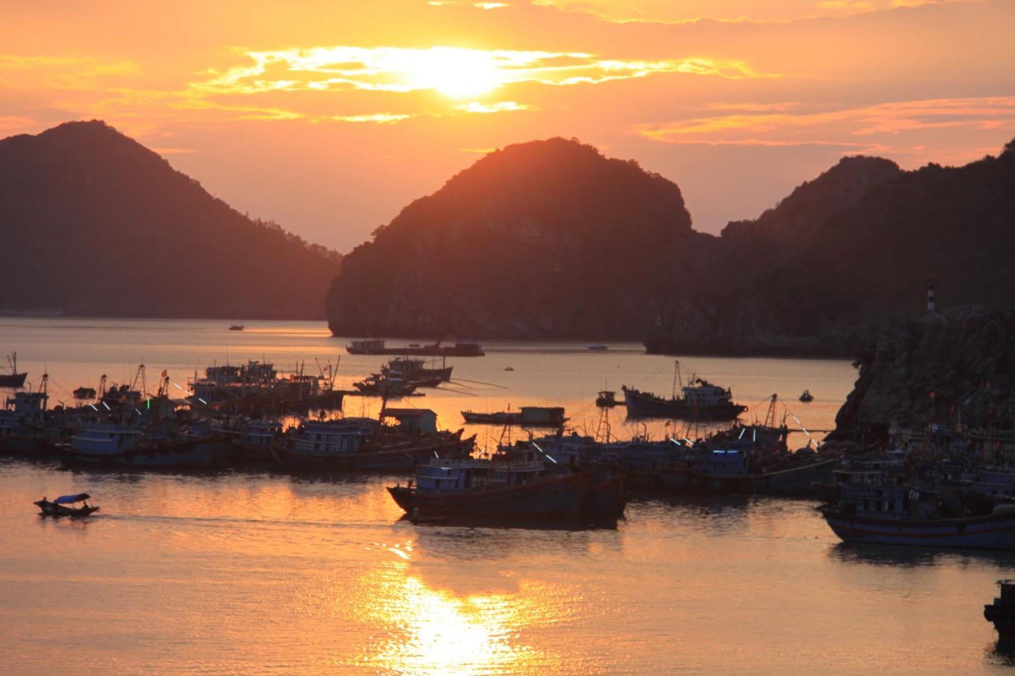 Cat Ba Victory Hostel Dong Khe Sau Bagian luar foto
